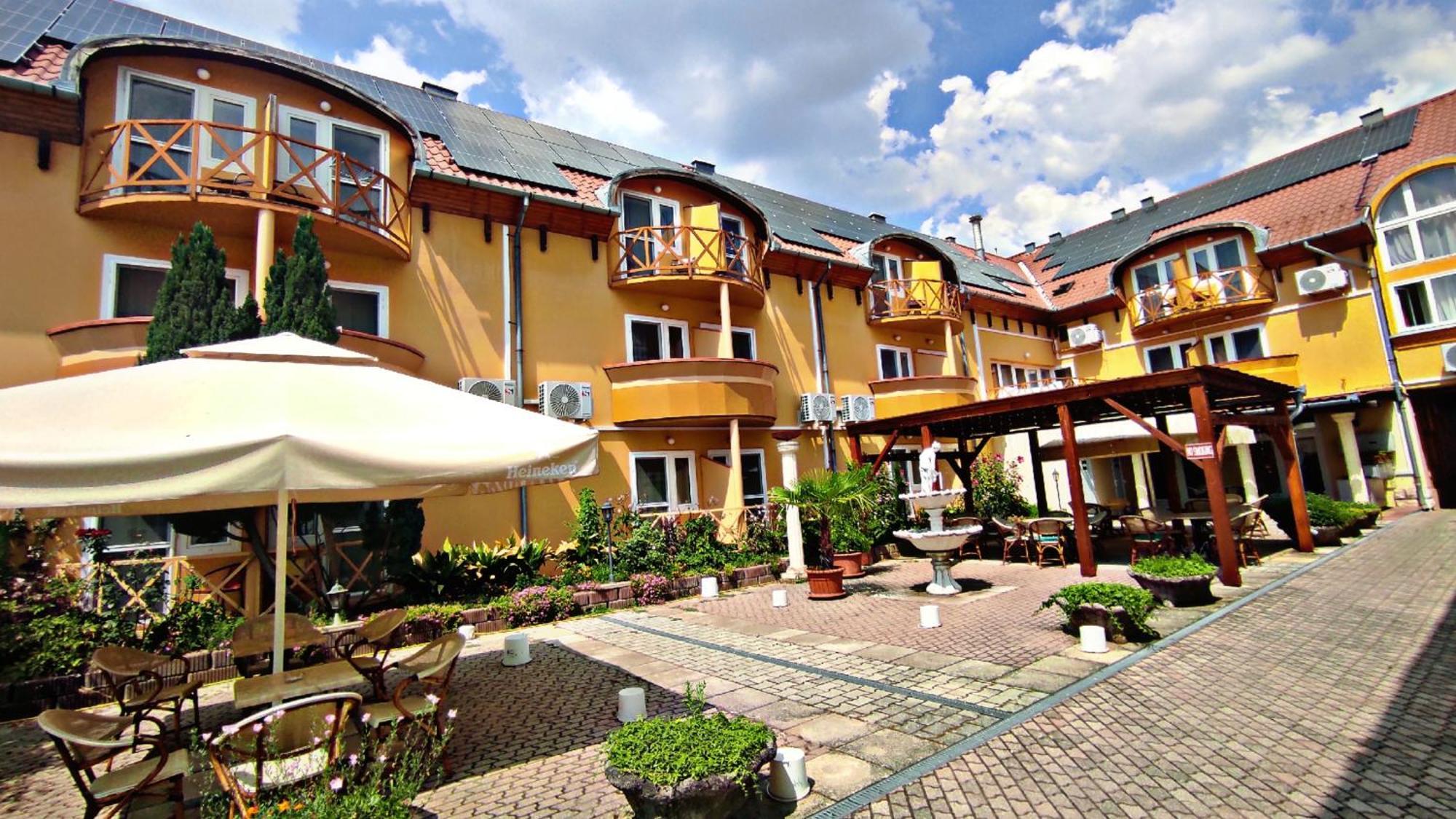 Atrium Hotel Harkány Exterior foto